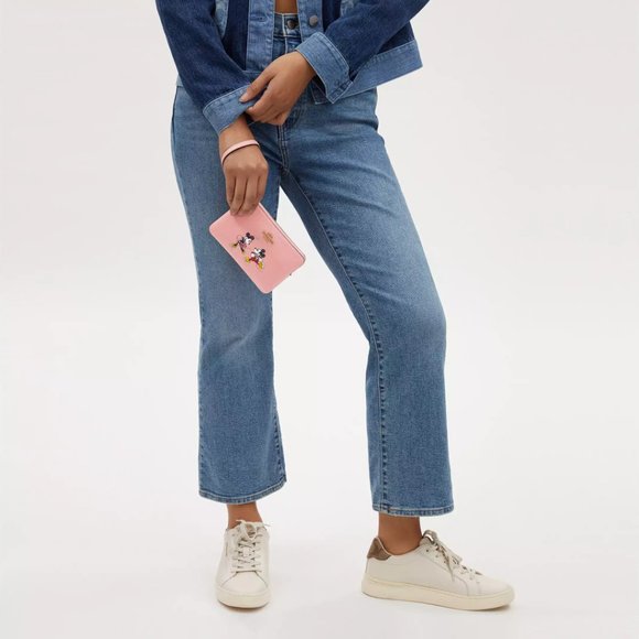 🐭 Disney X Coach Corner Zip Wristlet With Sled Motif - Picture 6 of 13